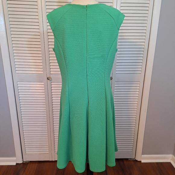 Sandra Darren textured for and flare dress sz 16 - Picture 6 of 8